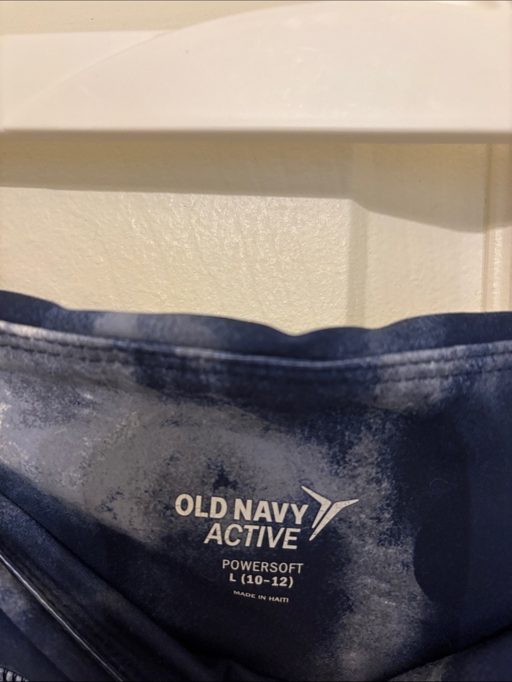 Old Navy Powersoft Navy and White Tie-Dye Leggings - Picture 2 of 3
